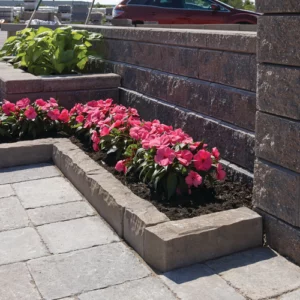 Oaks Fronterra Curb